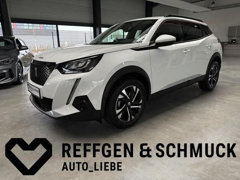 Schneeweiss (metallic) Gebraucht 2021 Peugeot 2008 Allure SUV | 16.969 € (Fairer Preis) - Bild 1/3
