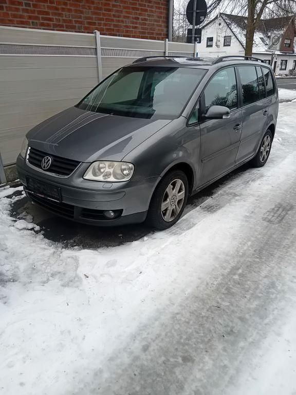 Grau Gebraucht 2005 VW Touran Trendline Van / Kleinbus | 900 € (Superpreis) - Bild 1/4