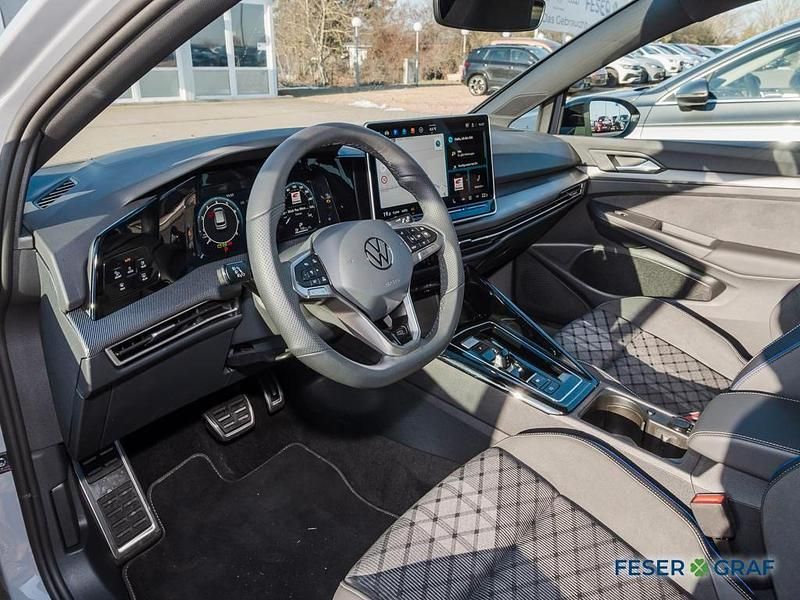 Gebraucht VW Golf VIII R-line 150 PS (110 kW) 2025 Mondsteingrau Limousine