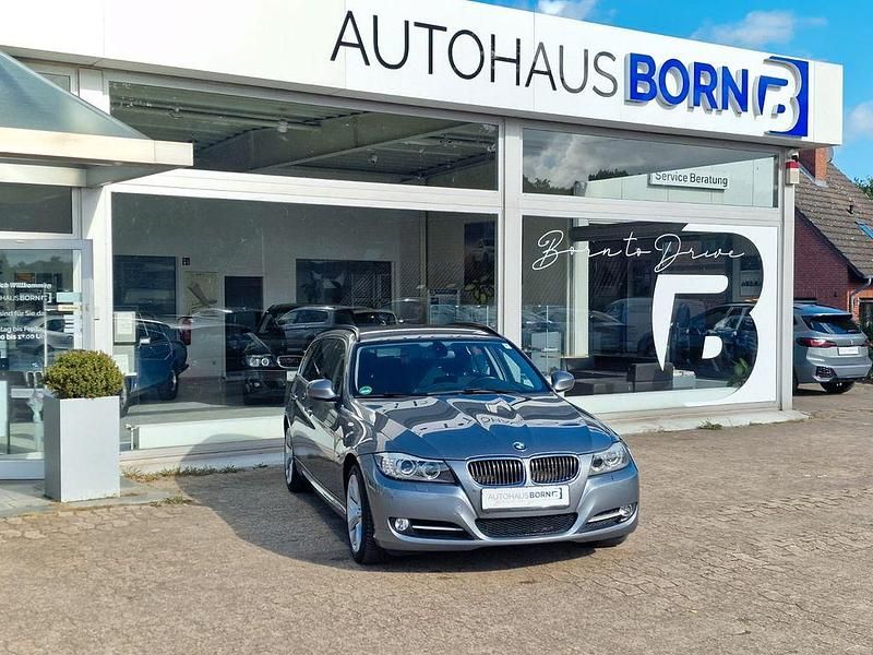 Grau Gebraucht 2010 BMW 318 Comfort Edition Kombi | 9.390 € (Teuer) - Bild 1/4