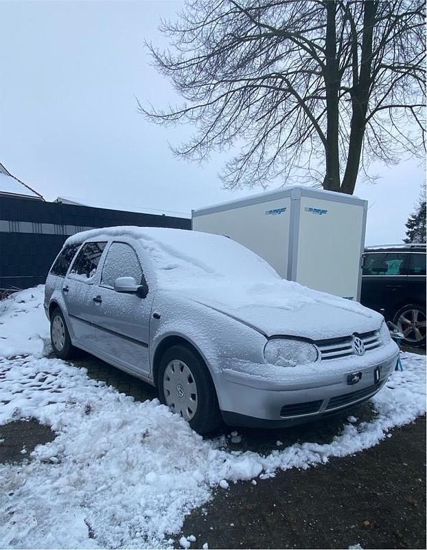 Silber Gebraucht 2004 VW Golf IV Kombi | 700 € (Superpreis) - Bild 1/4