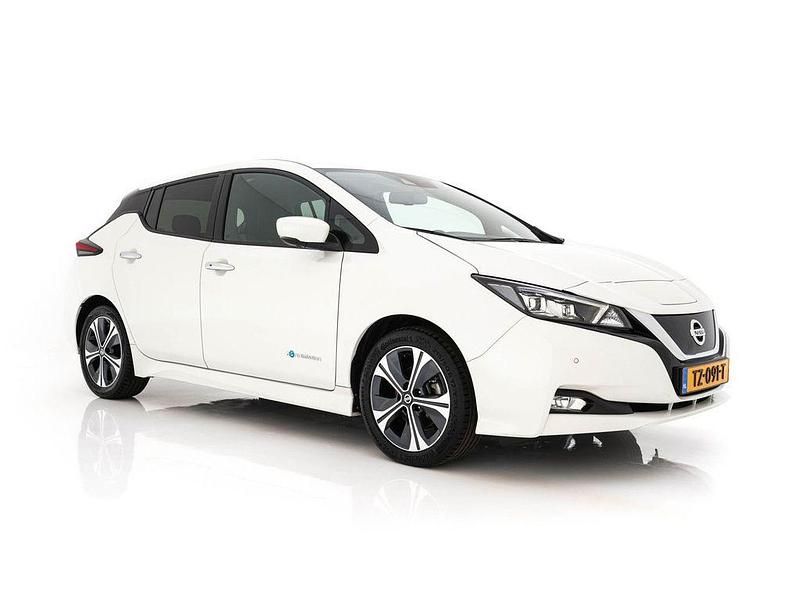 Gebraucht Nissan Leaf Tekna 110 kW (150 PS) 2018 Weiß Kleinwagen