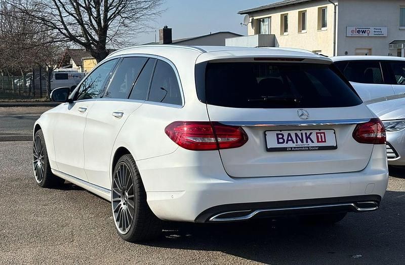 Gebraucht Mercedes C220 Avantgarde 170 PS (125 kW) 2016 Schwarz Limousine