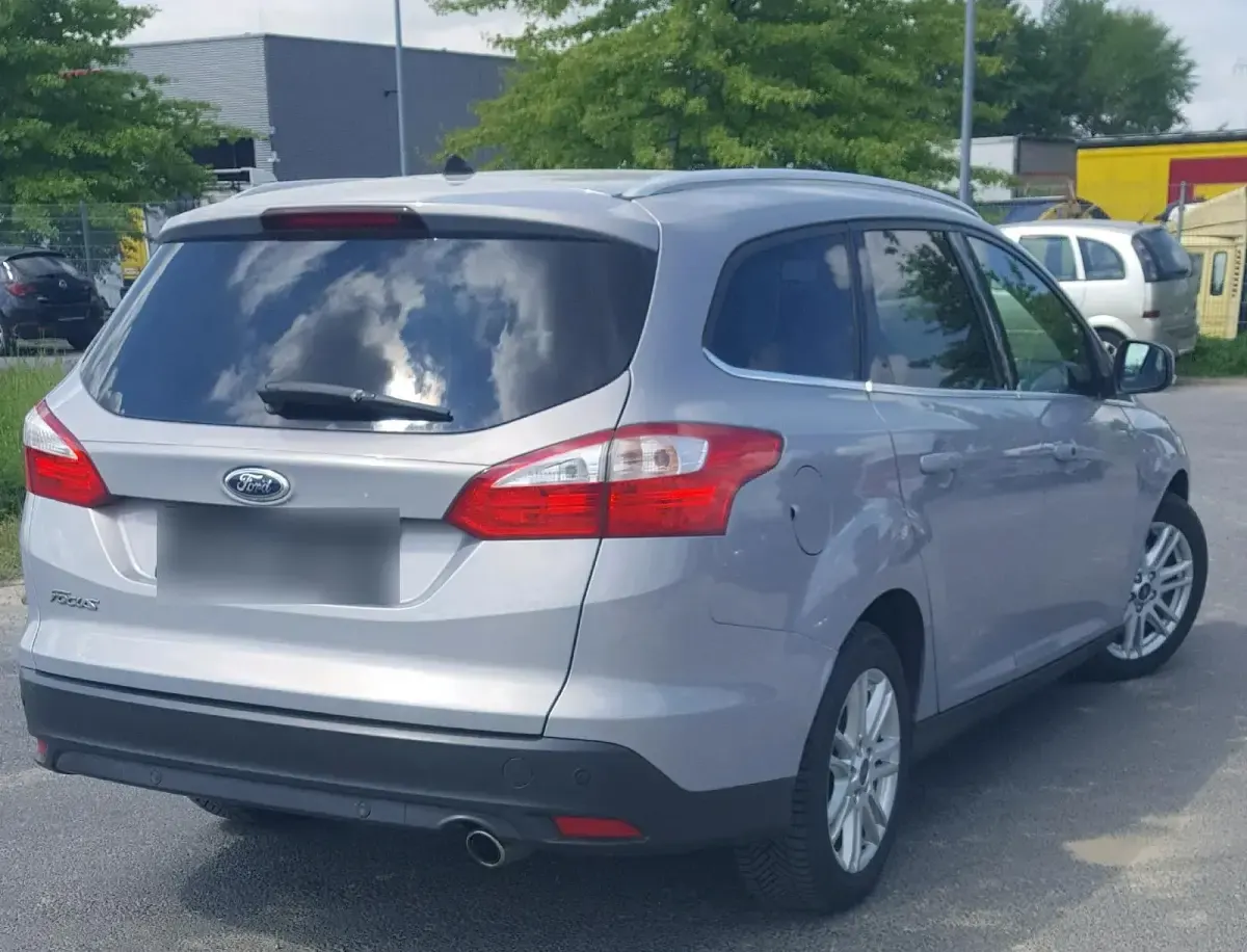 Gebraucht Ford Focus 140 PS (102 kW) 2014 Grau Kombi