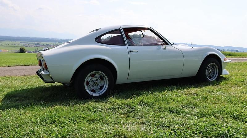 Second-hand Opel GT 90 CP (66 kW) 1969 Alb Coupe