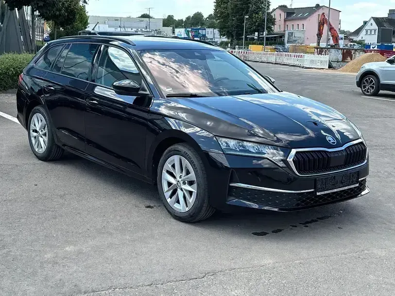 Gebraucht Skoda Octavia Selection 150 PS (110 kW) 2024 Schwarzmagic perleffekt Kombi