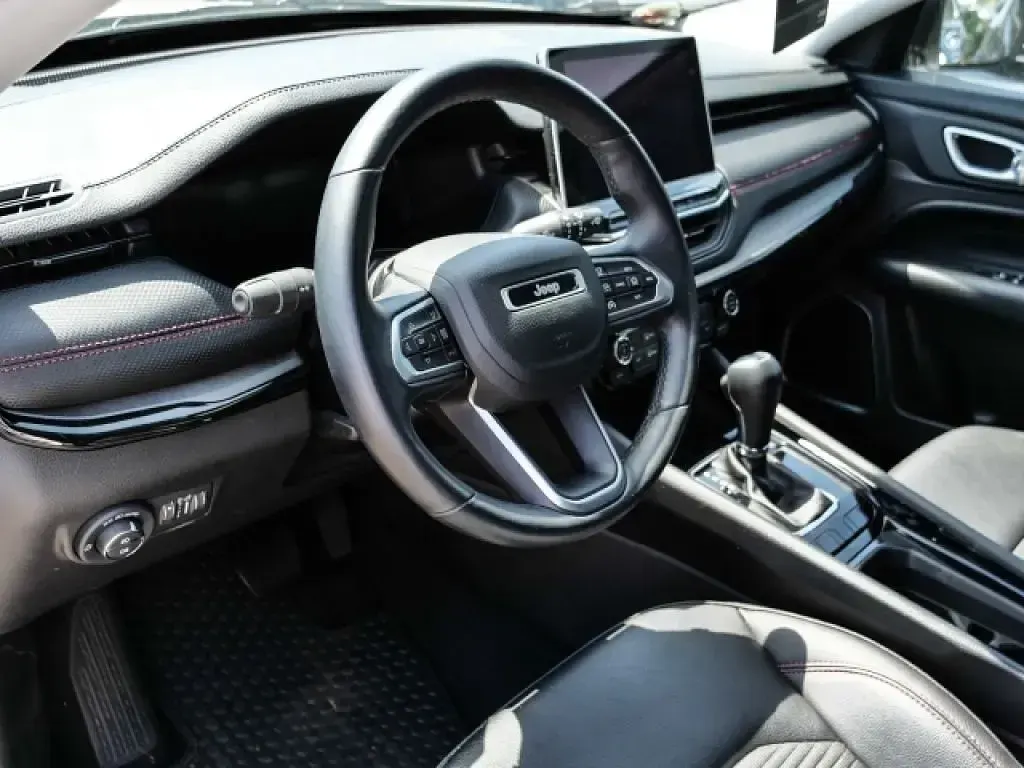 Gebraucht Jeep Compass 131 PS (96 kW) 2024 Weiß SUV