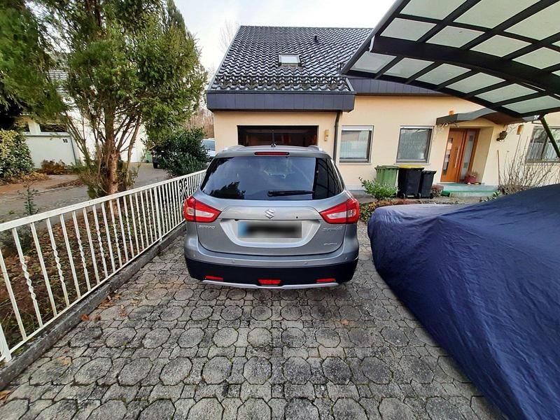 Gebraucht Suzuki SX4 S-Cross 140 PS (102 kW) 2020 Grau SUV