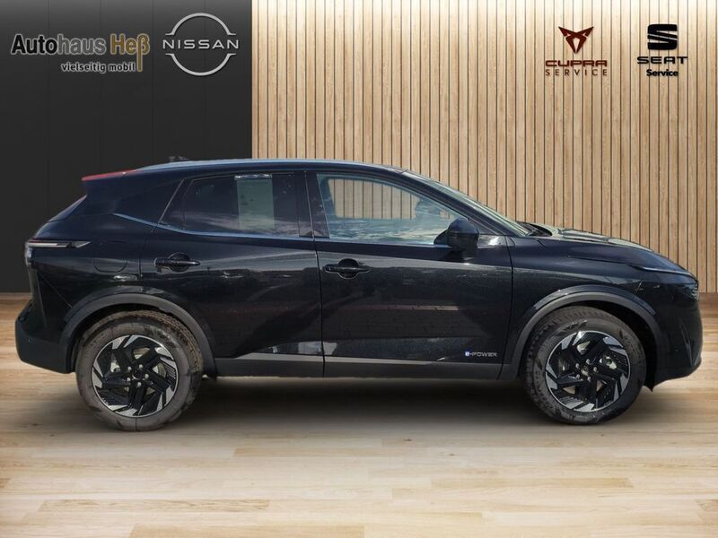 Gebraucht Nissan Qashqai N-Connecta 190 PS (139 kW) 2024 Pearl black SUV