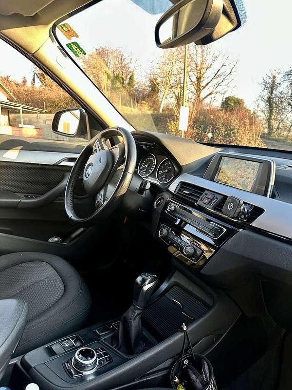 Gebraucht BMW X1 Advantage 136 PS (100 kW) 2016 Silber SUV