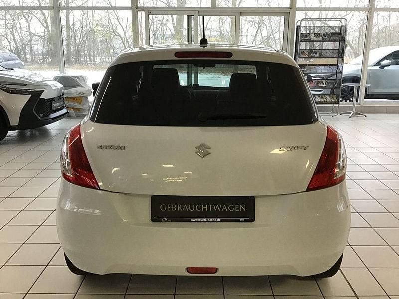 Gebraucht Suzuki Swift X-TRA 94 PS (69 kW) 2017 Cool white pearl Kleinwagen