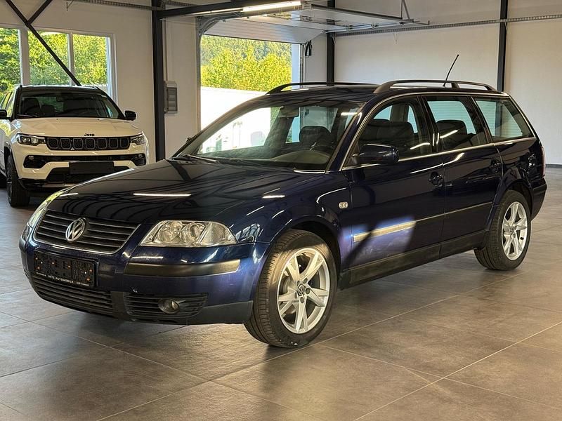 Gebraucht VW Passat 115 PS (84 kW) 2001 Blau Kombi