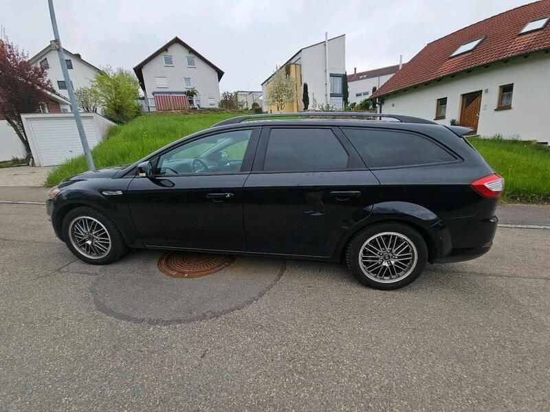 Schwarz Gebraucht 2011 Ford Mondeo Kombi | 6.000 € (Etwas zu teuer) - Bild 1/4