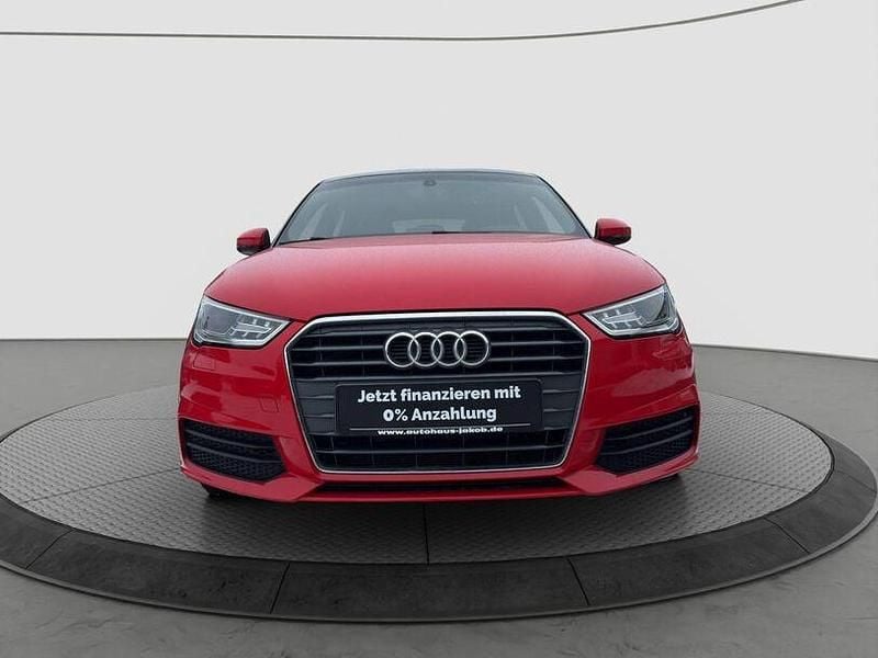 Gebraucht Audi A1 Basis 95 PS (69 kW) 2018 Rot Limousine