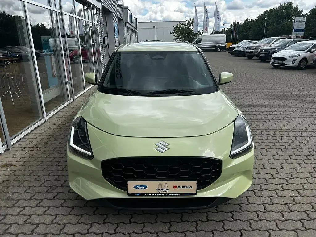 Gebraucht Suzuki Swift Comfort 83 PS (61 kW) 2025 Grün Kleinwagen