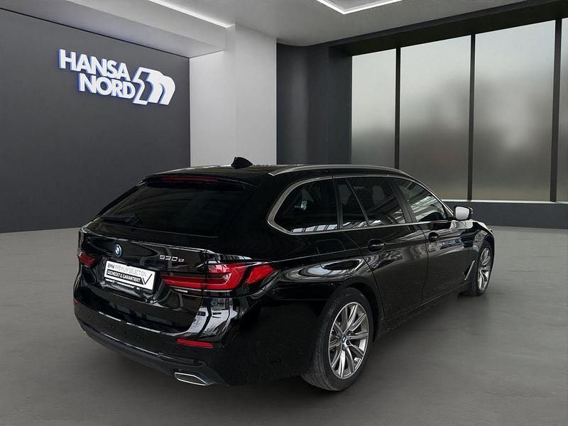 Gebraucht BMW 530e Sport Line 292 PS (214 kW) 2023 Schwarz Limousine