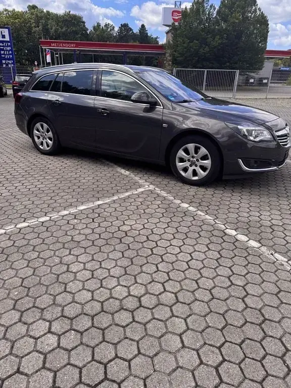 Gebraucht Opel Insignia Business 163 PS (119 kW) 2015 Grau Kombi