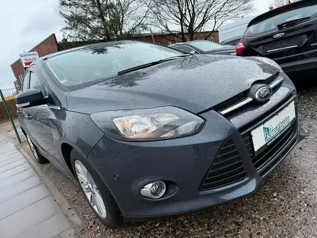 Usata Ford Focus 125 CV (91 kW) 2012 Grigio Berlina