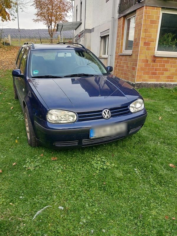 Blau Gebraucht 2001 VW Golf IV Kombi | 600 € (Superpreis) - Bild 1/4