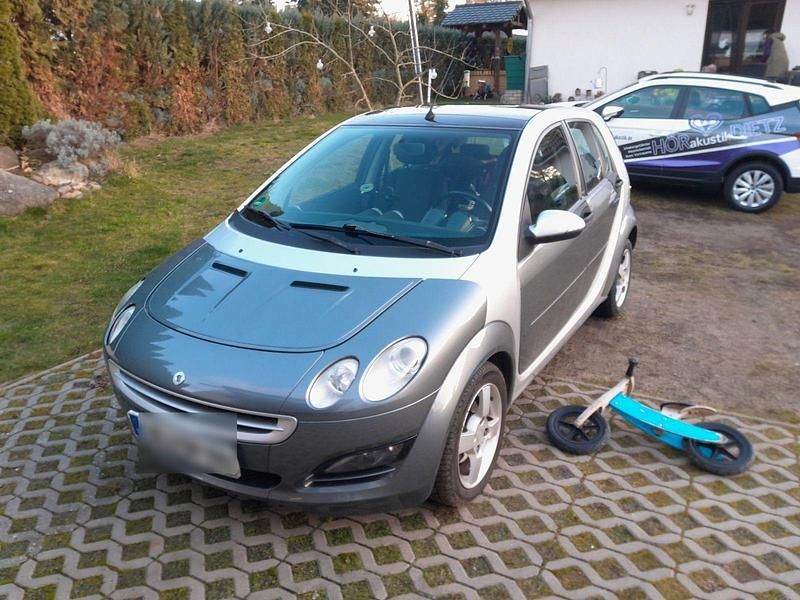 Grau Gebraucht 2005 Smart ForFour Limousine | 1.599 € (Superpreis) - Bild 1/4
