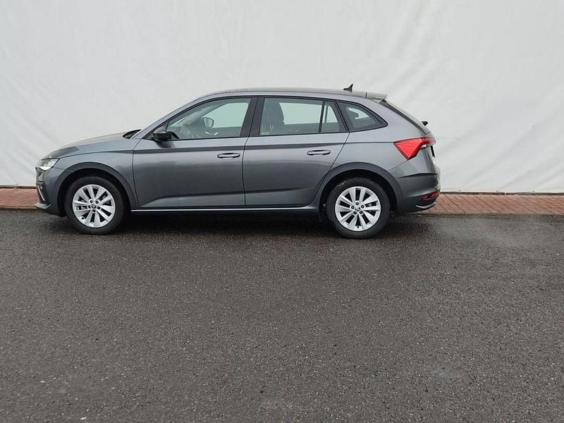 Gebraucht Skoda Scala Selection 116 PS (85 kW) 2024 Grau Kleinwagen