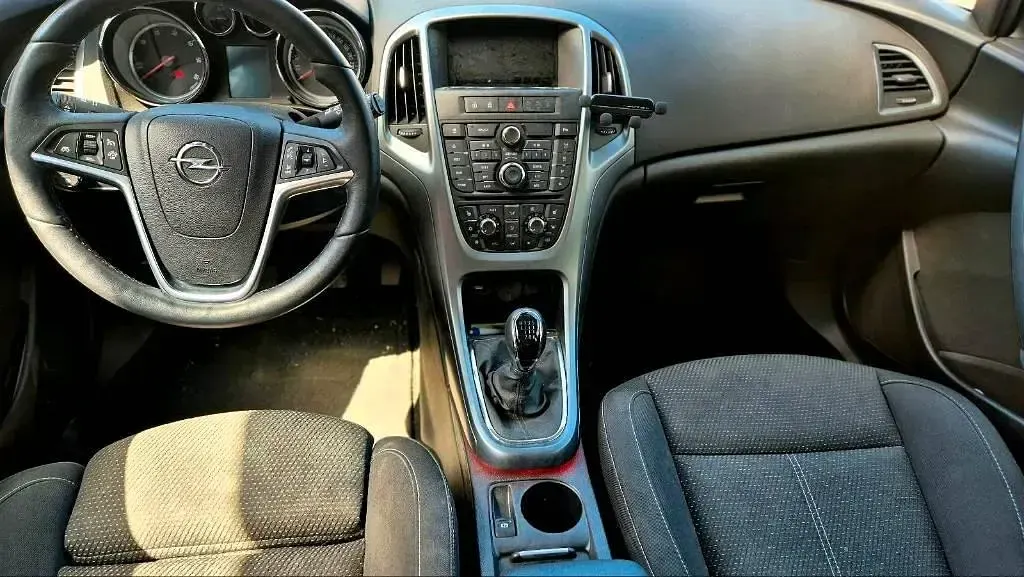 Gebraucht Opel Astra 100 PS (73 kW) 2015 Grün Kombi