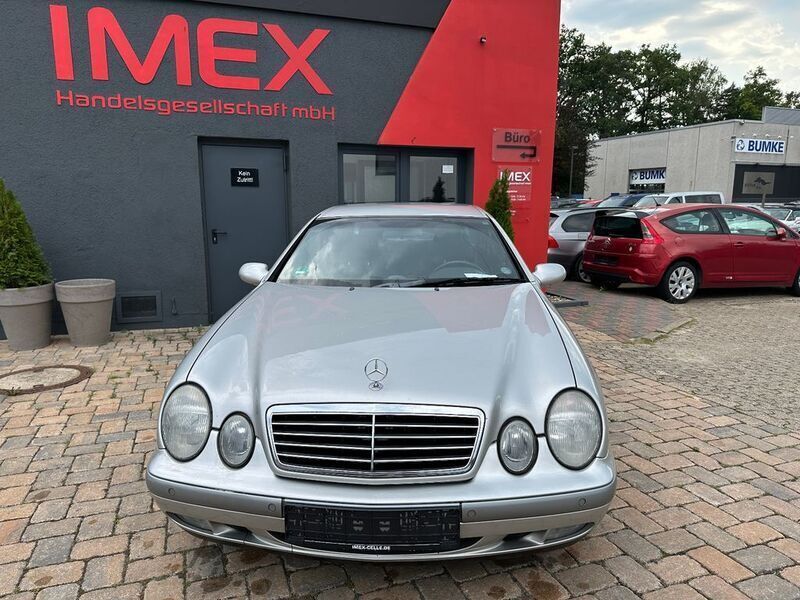 Silber Gebraucht 1998 Mercedes CLK320 Coupé | 4.999 € (Fairer Preis) - Bild 1/4