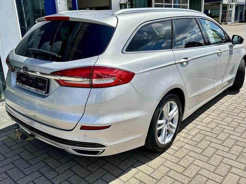 Silber Gebraucht 2019 Ford Mondeo Titanium | 26.476 € - Bild 1/4