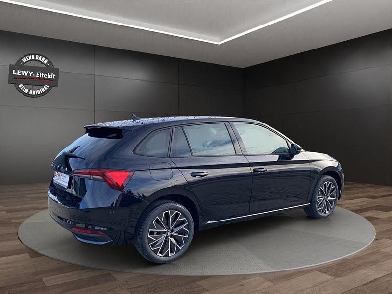 Neu Skoda Scala Tour 116 PS (85 kW) 2025 Black magic pearlescent Kleinwagen
