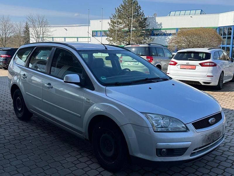 Gebraucht Ford Focus Style 101 PS (74 kW) 2007 Silber Limousine