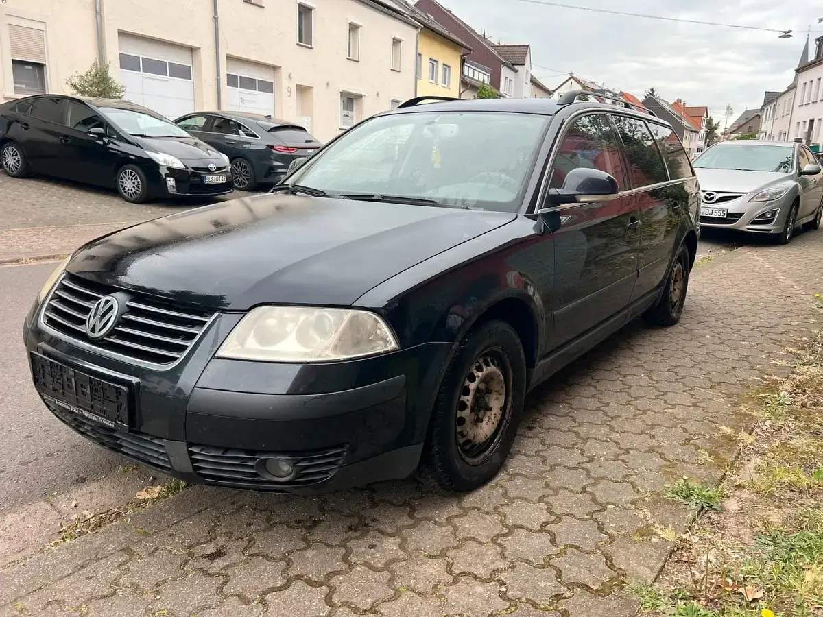 Gebraucht VW Passat 131 PS (96 kW) 2003 Schwarz Kombi