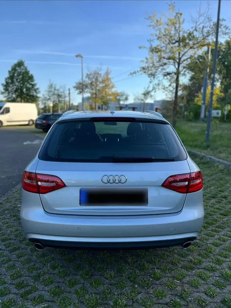 Gebraucht Audi A4 Attraction 204 PS (150 kW) 2014 Silber Kombi