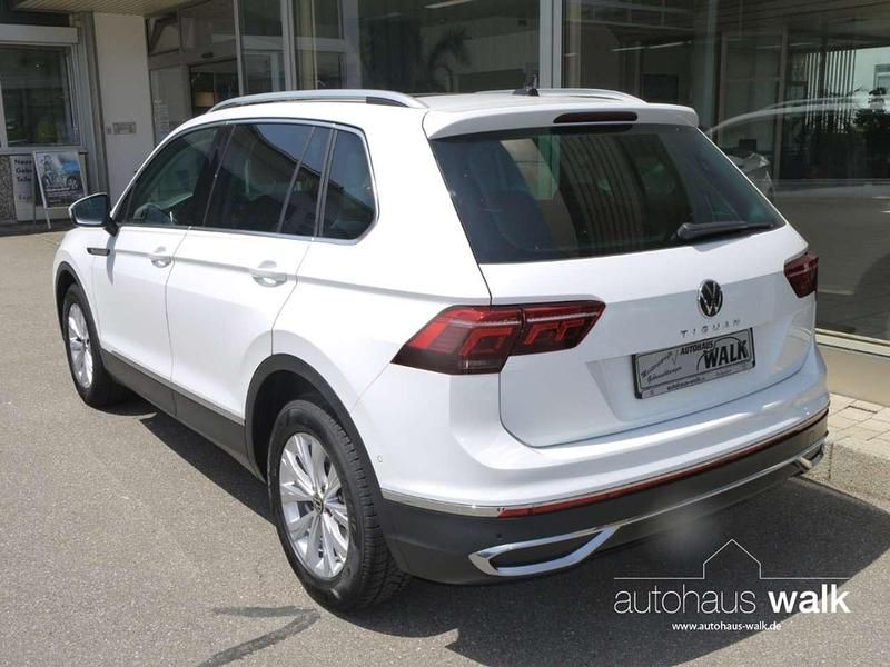 Gebraucht VW Tiguan Pro 150 PS (110 kW) 2023 Pure white SUV