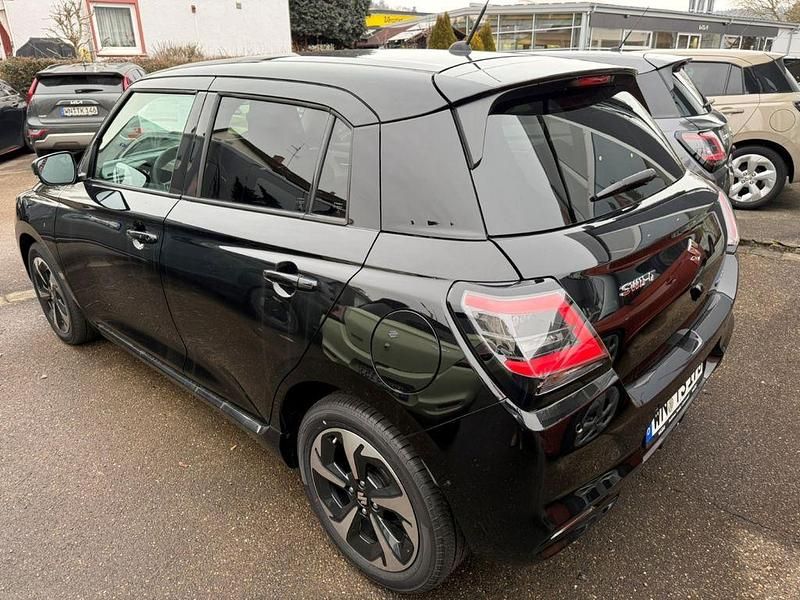 Neu Suzuki Swift Comfort+ 83 PS (61 kW) 2025 Schwarz Kleinwagen