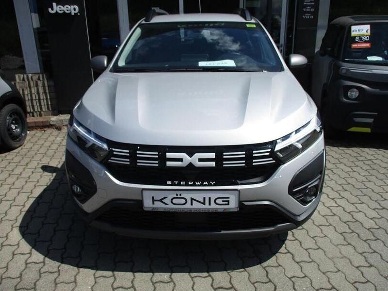 Gebraucht Dacia Sandero Expression 91 PS (66 kW) 2023 Grau Kleinwagen