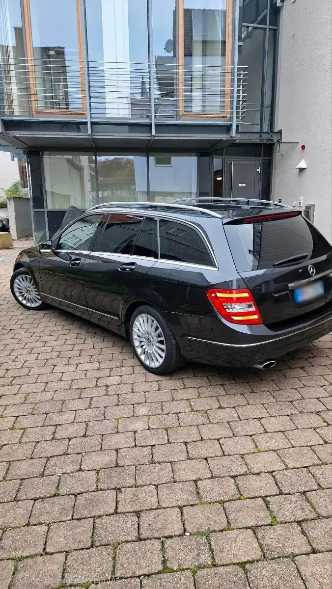 Gebraucht Mercedes C220 170 PS (125 kW) 2014 Schwarz Kombi