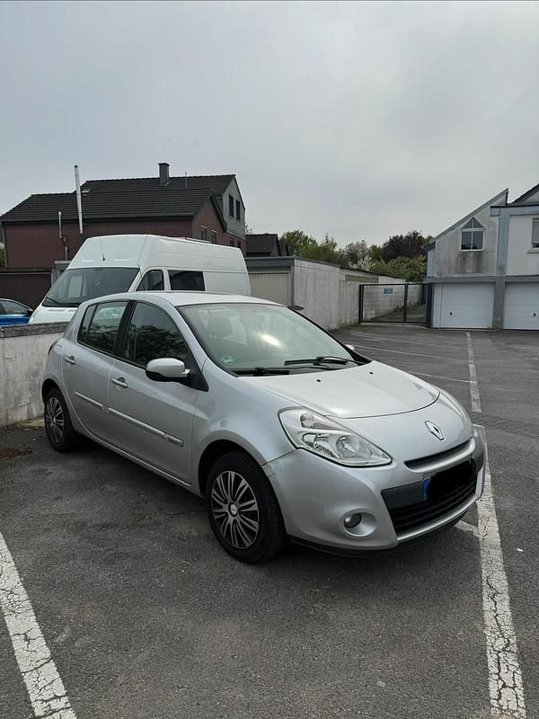 Gebraucht Renault Clio III 75 PS (55 kW) 2011 Grau Kleinwagen