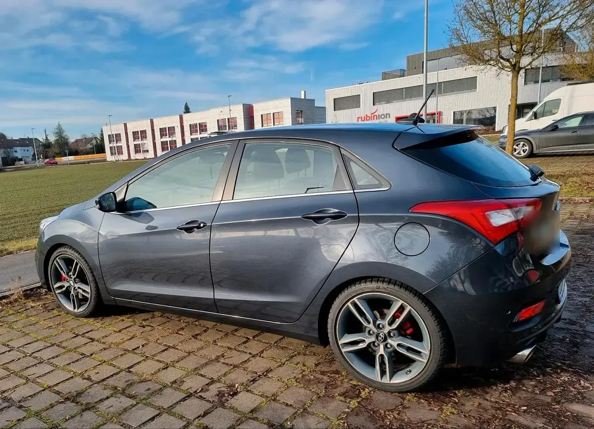 Gebraucht Hyundai i30 186 PS (136 kW) 2016 Andere farben Limousine