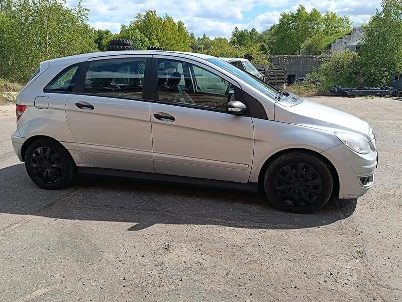 Silber Gebraucht 2006 Mercedes B180 Van / Kleinbus | 1.600 € (Superpreis) - Bild 1/4