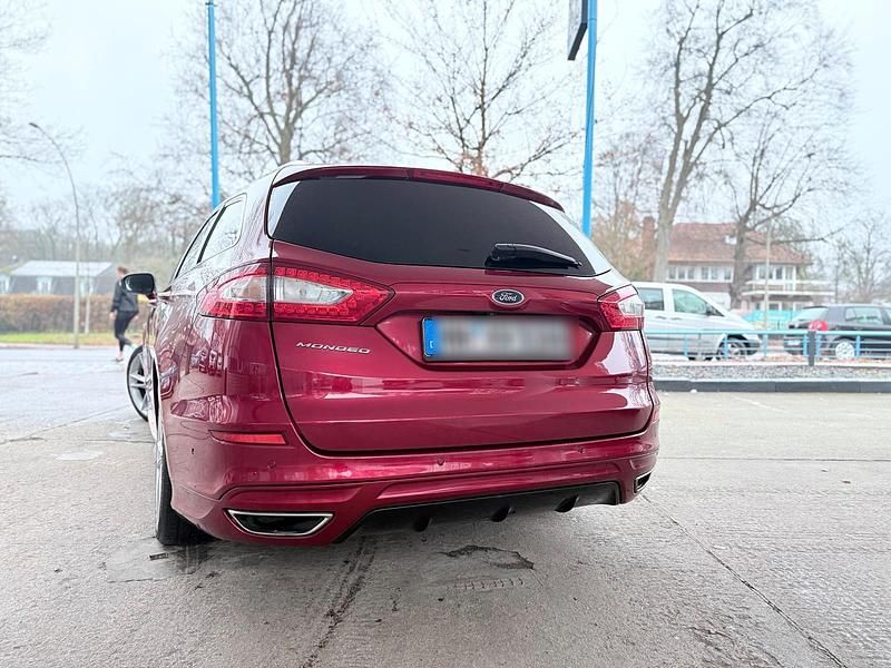Gebraucht Ford Mondeo ST-Line 210 PS (154 kW) 2016 Rot Kombi