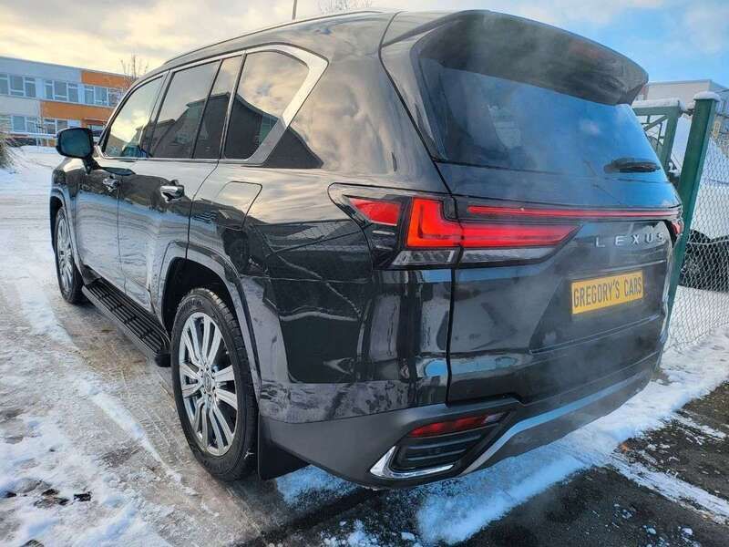 Gebraucht Lexus LX600 415 PS (305 kW) 2023 Raven black SUV