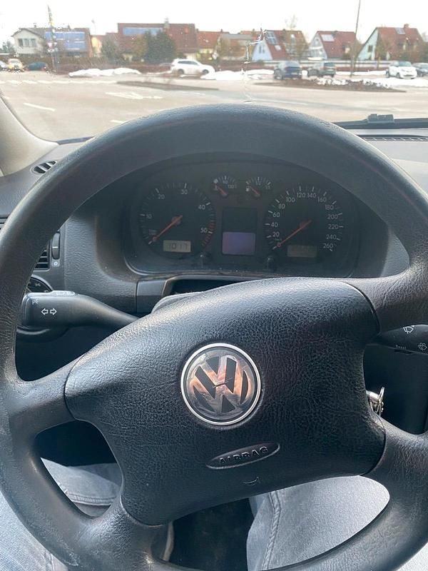 Gebraucht VW Golf IV 101 PS (74 kW) 2003 Limousine