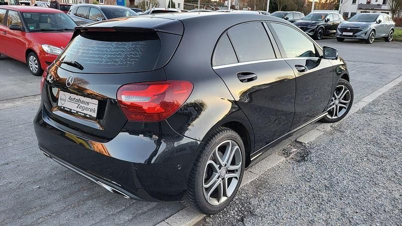 Gebraucht Mercedes A200 156 PS (114 kW) 2016 Schwarz Limousine