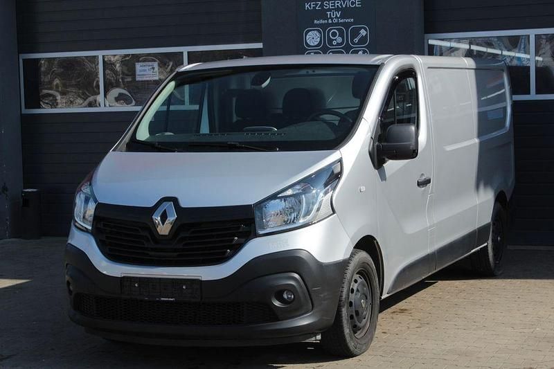 Gebraucht Renault Trafic Komfort 145 PS (106 kW) 2019 Grau Van / Kleinbus