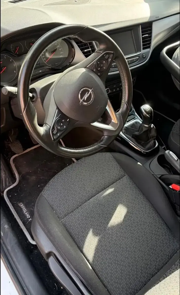 Gebraucht Opel Crossland X 110 PS (80 kW) 2018 Weiß SUV
