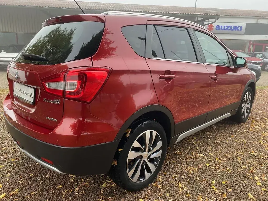 Gebraucht Suzuki SX4 Comfort+ 140 PS (102 kW) 2017 Rot Limousine