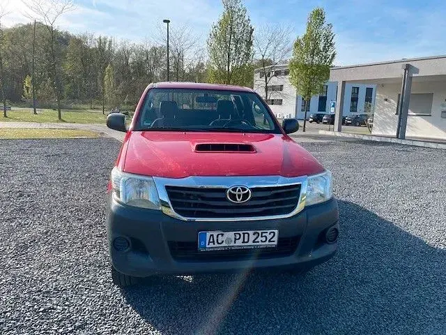 Gebraucht Toyota HiLux 144 PS (105 kW) 2015 Rot Pickup