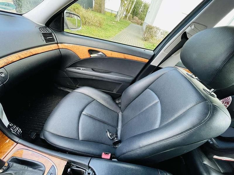 Gebraucht Mercedes E200 184 PS (135 kW) 2006 Beige Limousine