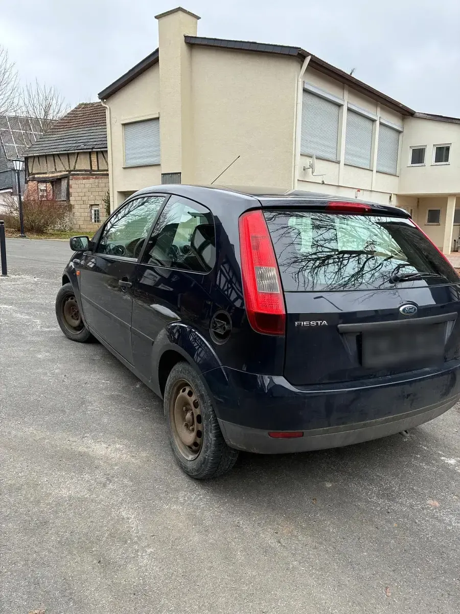 Używany Ford Fiesta 60 KM (44 kW) 2003 Czarny Hatchback