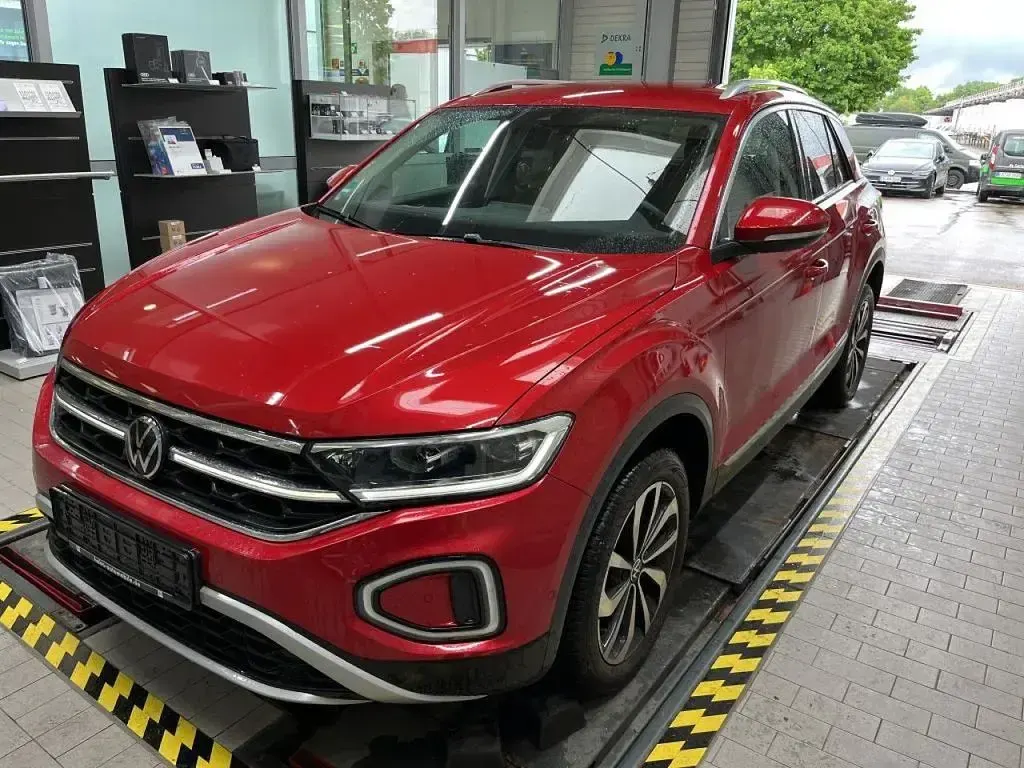 Gebraucht VW T-Roc Style 150 PS (110 kW) 2023 Rot SUV